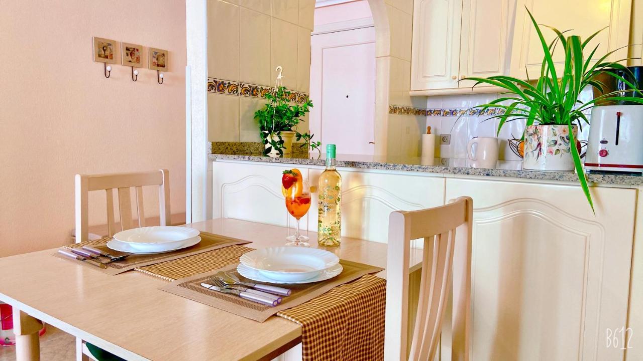 Beautiful Apartment Near Playa De Los Locos Torrevieja Eksteriør billede