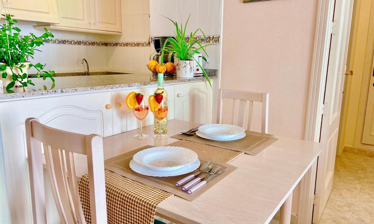 Beautiful Apartment Near Playa De Los Locos Torrevieja Eksteriør billede
