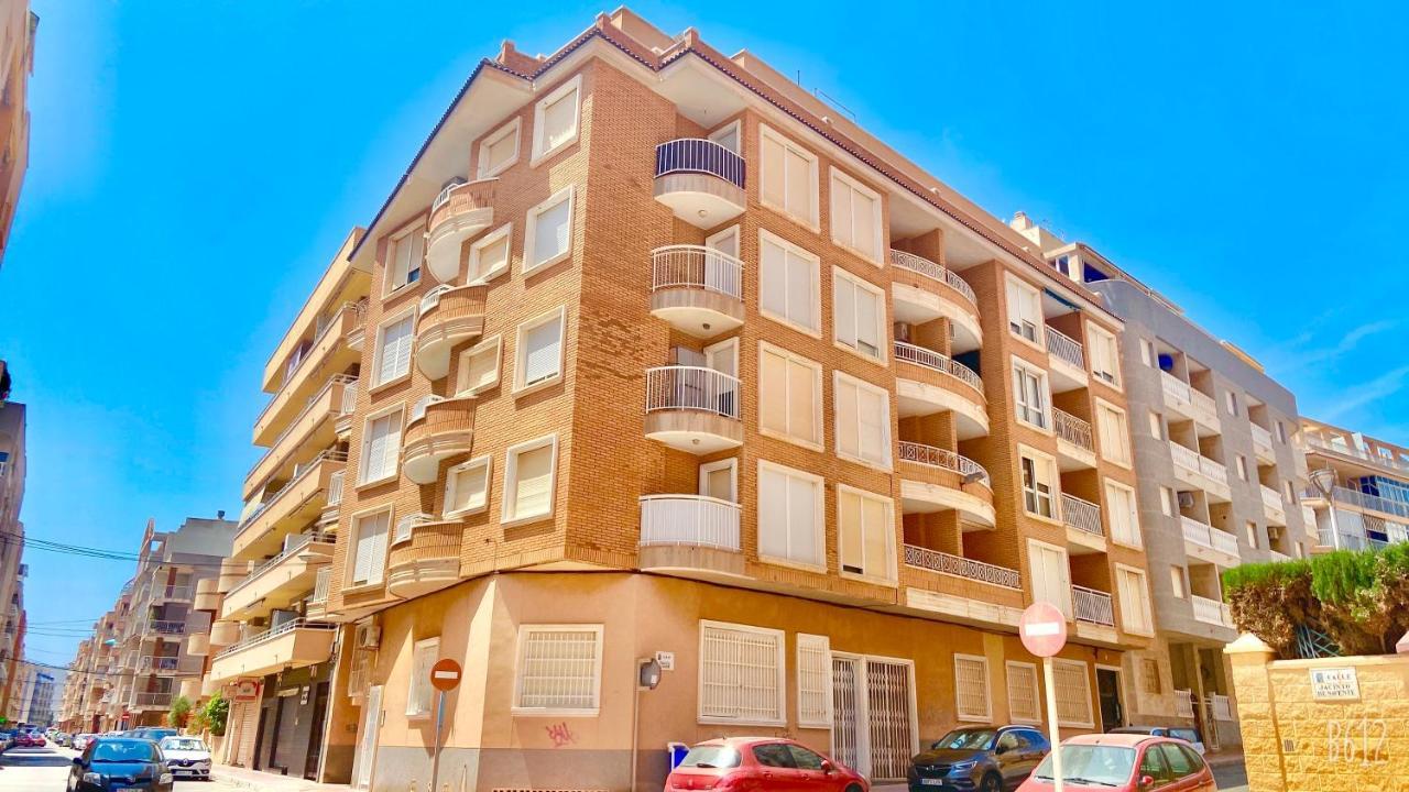 Beautiful Apartment Near Playa De Los Locos Torrevieja Eksteriør billede