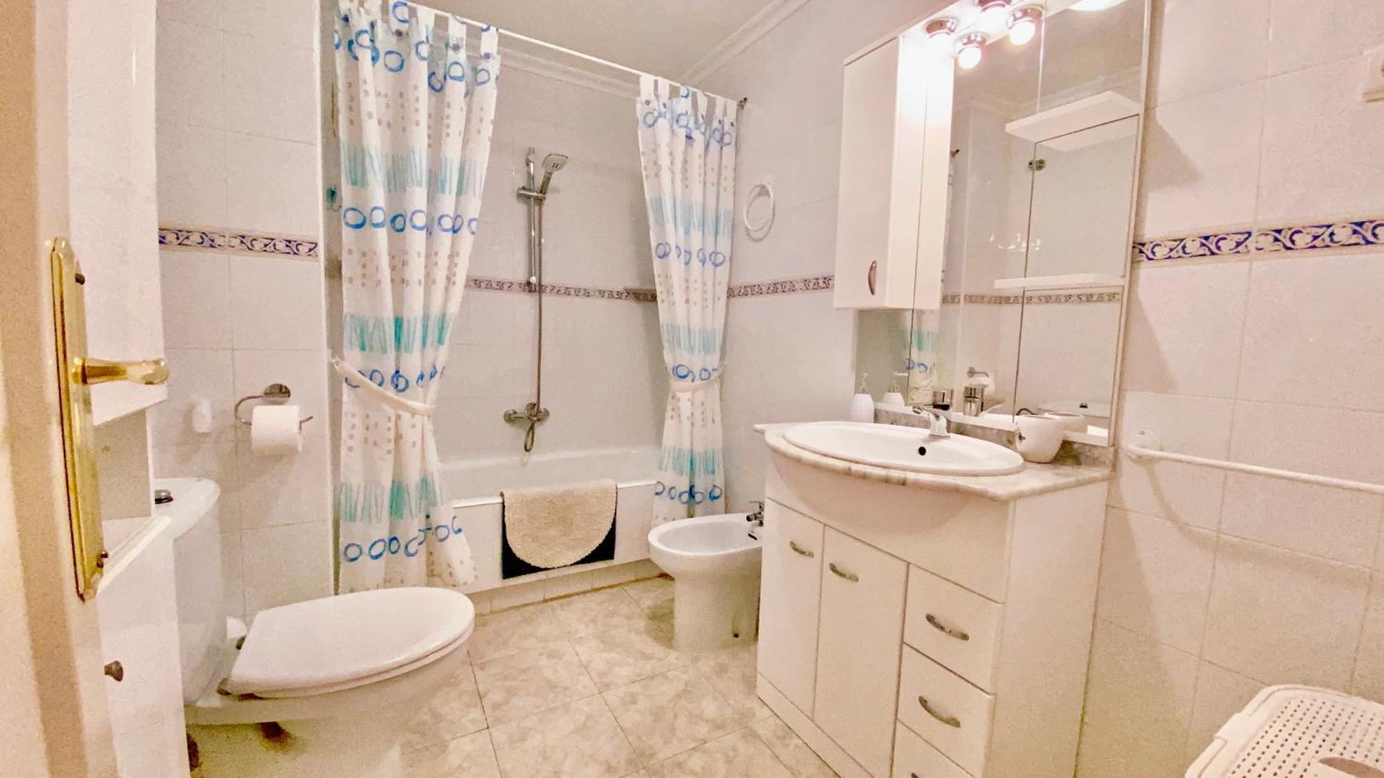 Beautiful Apartment Near Playa De Los Locos Torrevieja Eksteriør billede
