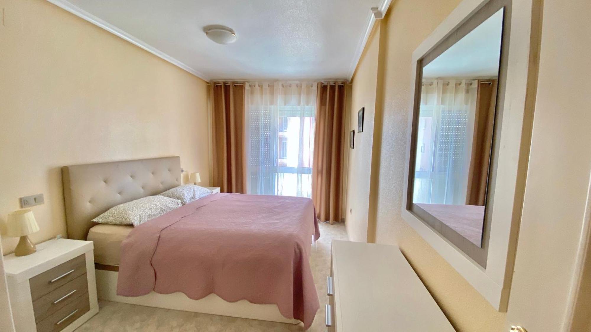 Beautiful Apartment Near Playa De Los Locos Torrevieja Eksteriør billede